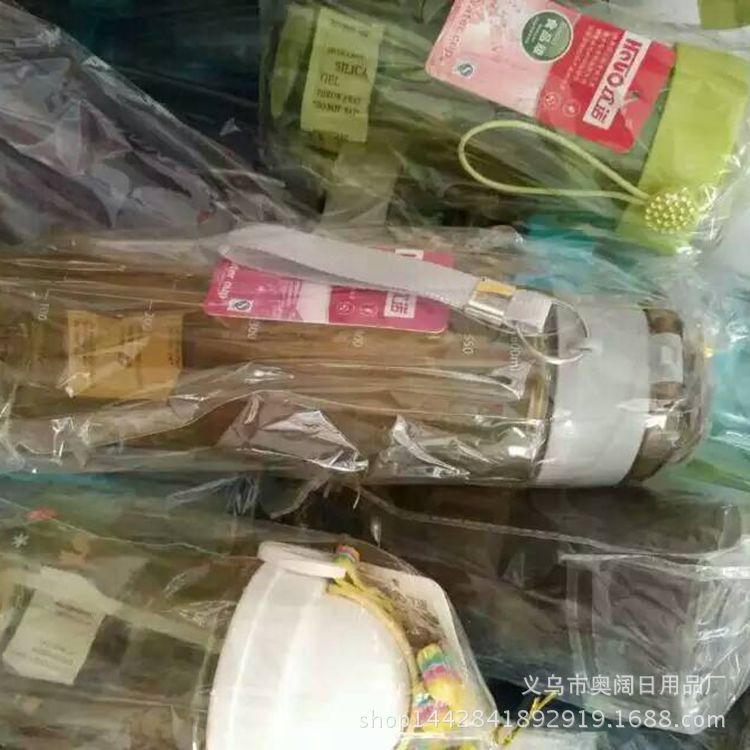 地攤經(jīng)濟新寵 2016熱賣摔不破太空杯，5元模式搭配錄音廣告批發(fā)攻略